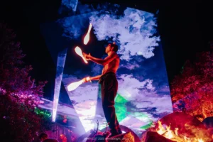 HARVEST 2025, @milabright_photo-3132 Juggler in lasers and smoke