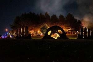 harvest-fest-head-hands-sculpture-2022